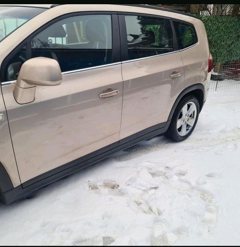 Gebraucht Chevrolet Orlando LTZ 130 PS (95 kW) 2012 Gold Van / Kleinbus