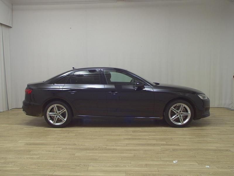 Second-hand Audi A4 Advanced 190 CP (139 kW) 2020 Negru Berlinǎ