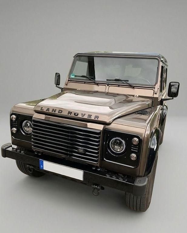 Gebraucht Land Rover Defender 122 PS (89 kW) 2011 Braun Kombi
