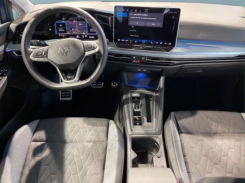 Gebraucht VW Golf VIII 150 PS (110 kW) 2025 Blau Kleinwagen