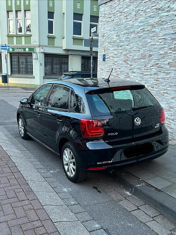 Gebraucht VW Polo LOUNGE 90 PS (66 kW) 2015 Schwarz Kleinwagen