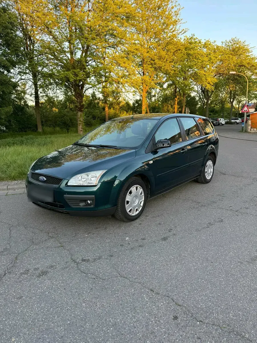 Usata Ford Focus 100 CV (73 kW) 2006 Verde Station wagon
