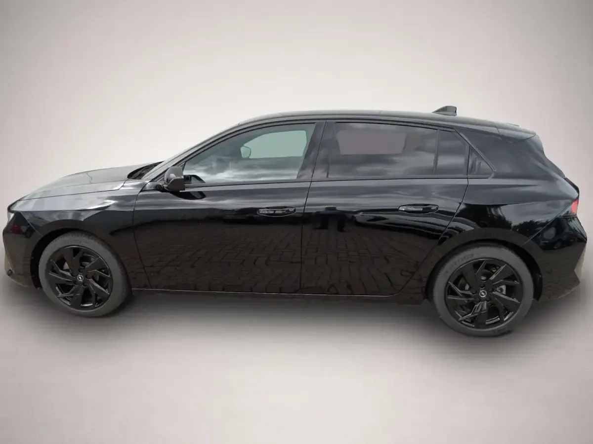 Gebraucht Opel Astra 131 PS (96 kW) 2024 Manufacturer Kleinwagen