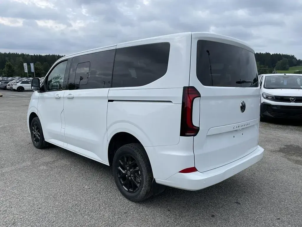 Neu VW Caravelle Style 150 PS (110 kW) 2026 Weiß Van