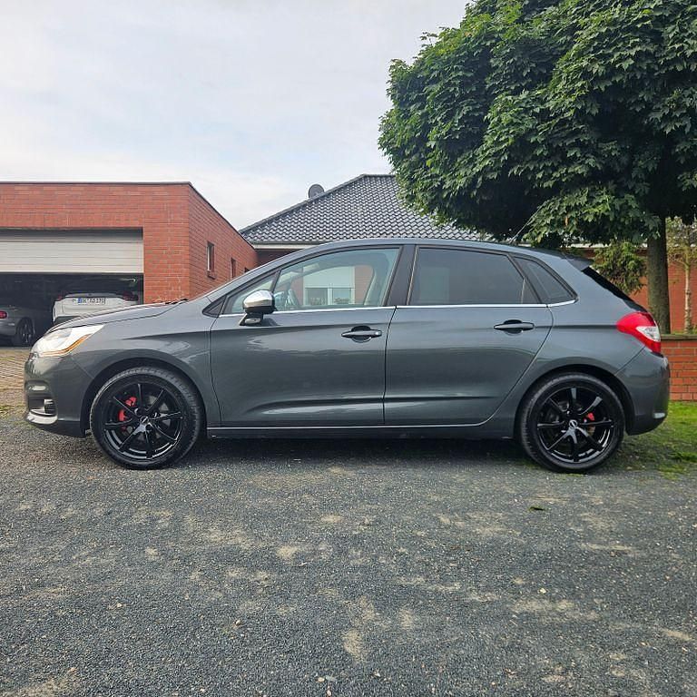 Grau Gebraucht 2014 Citroën C4 Limousine | 5.200 € (Guter Preis) - Bild 1/4