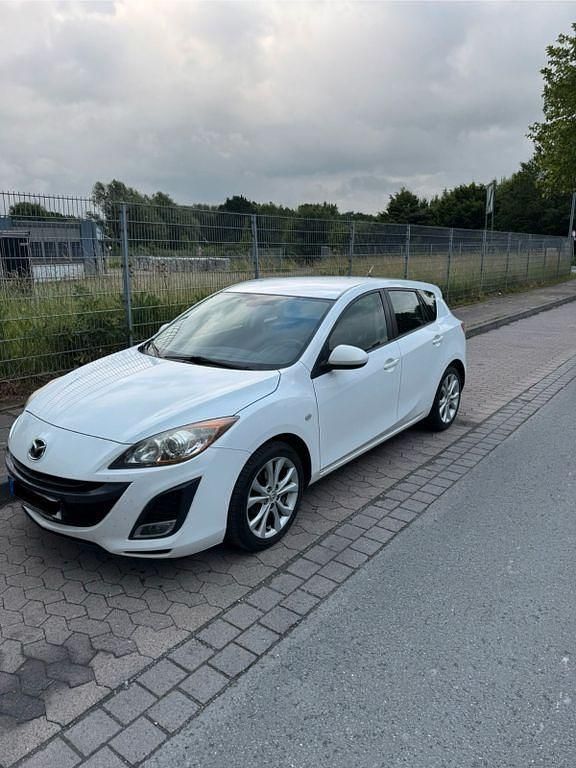 Weiß Gebraucht 2011 Mazda 3 Active Limousine | 4.500 € (Fairer Preis) - Bild 1/4