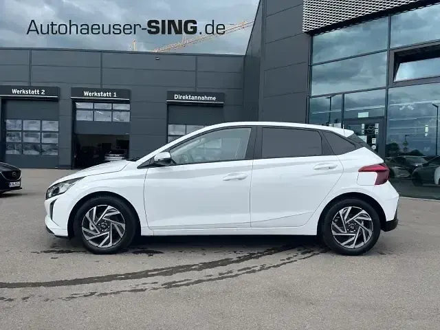 Neu Hyundai i20 90 PS (66 kW) 2026 Weiß Kleinwagen