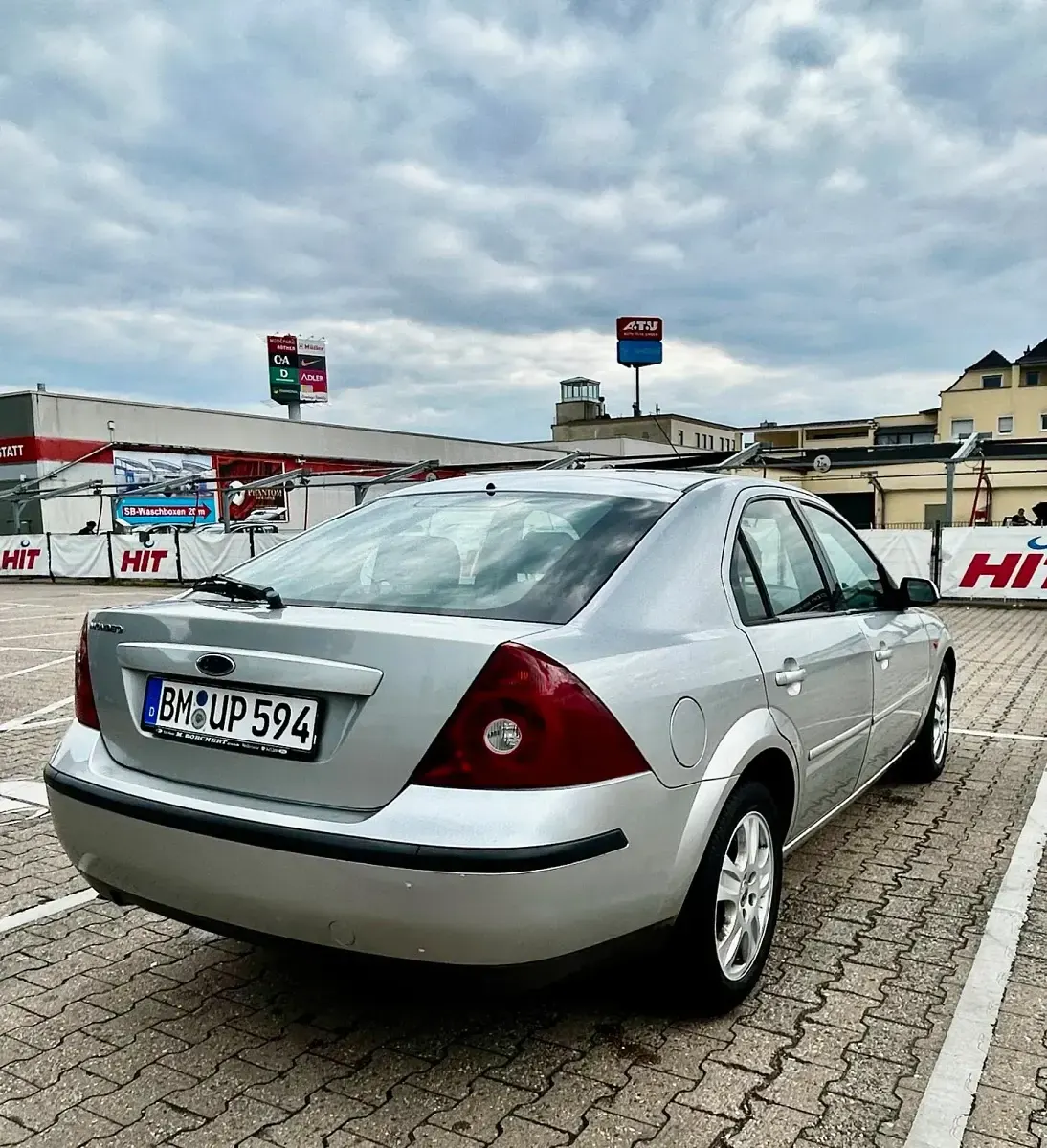 Gebraucht Ford Mondeo 145 PS (106 kW) 2001 Silber Limousine