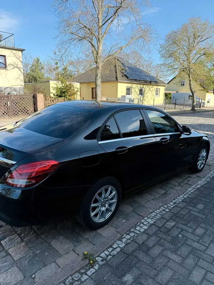 Gebraucht Mercedes C200 182 PS (133 kW) 2014 Schwarz Limousine