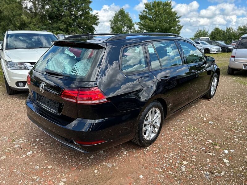 Gebraucht VW Golf VII 116 PS (85 kW) 2019 Schwarz Kombi