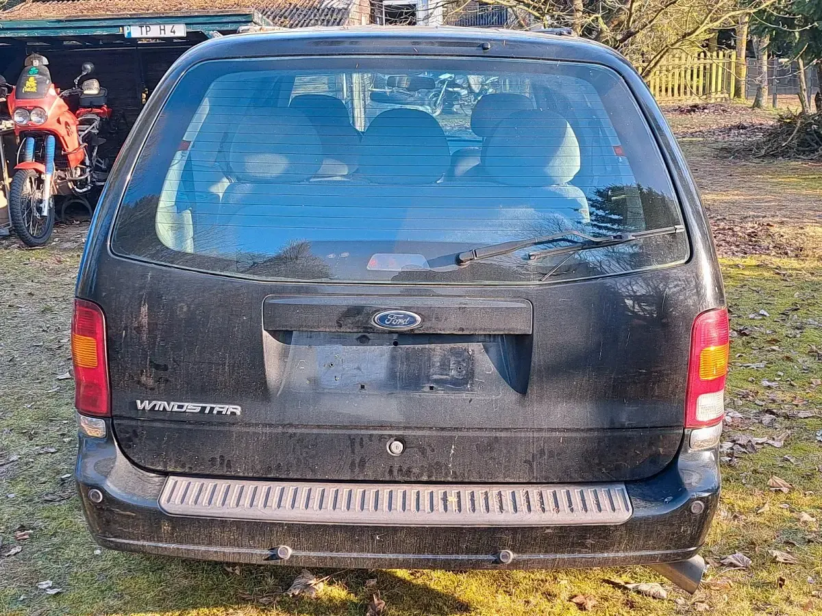 Gebraucht Ford Windstar 147 PS (108 kW) 1999 Schwarz Van / Kleinbus