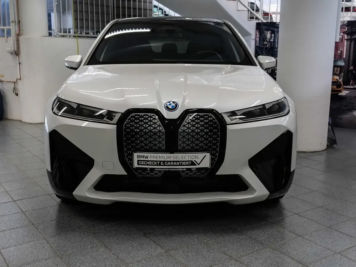 Gebraucht BMW iX M Sport 239 kW (326 PS) 2023 Mineralweiss SUV