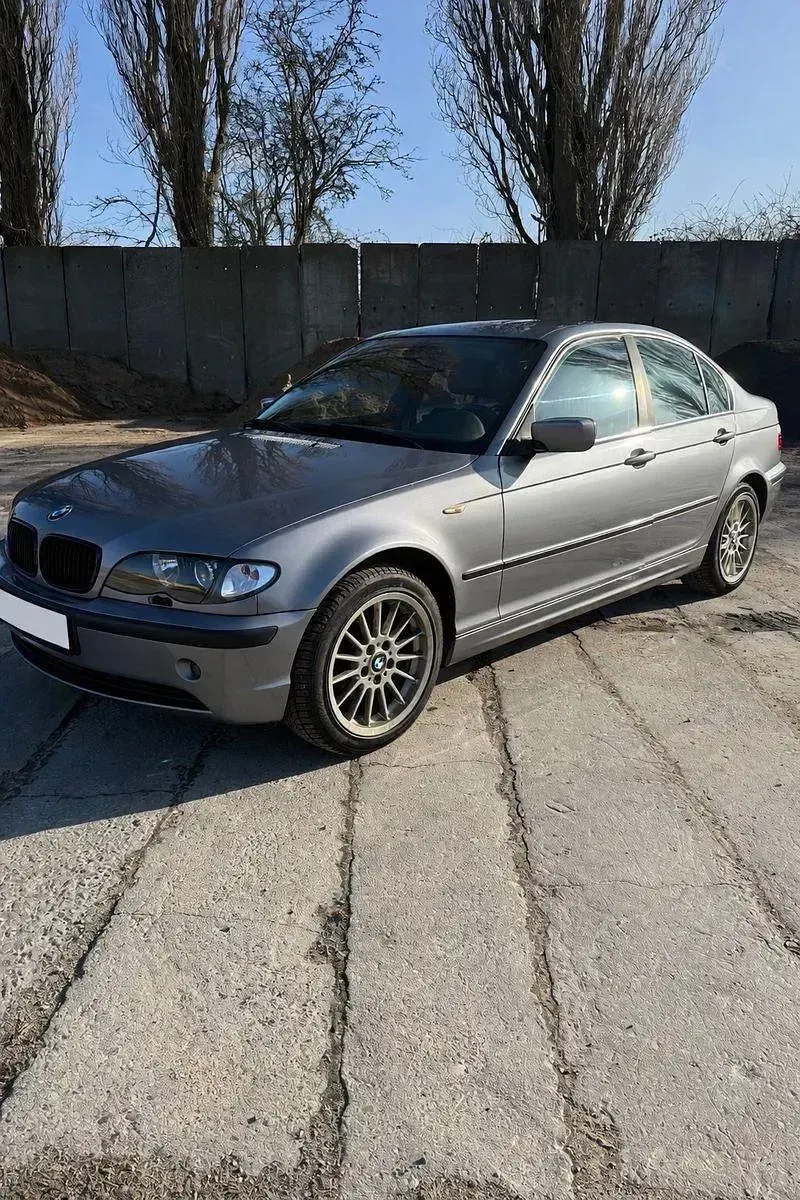 Second-hand BMW 320 170 CP (125 kW) 2004 Argintiu Berlinǎ