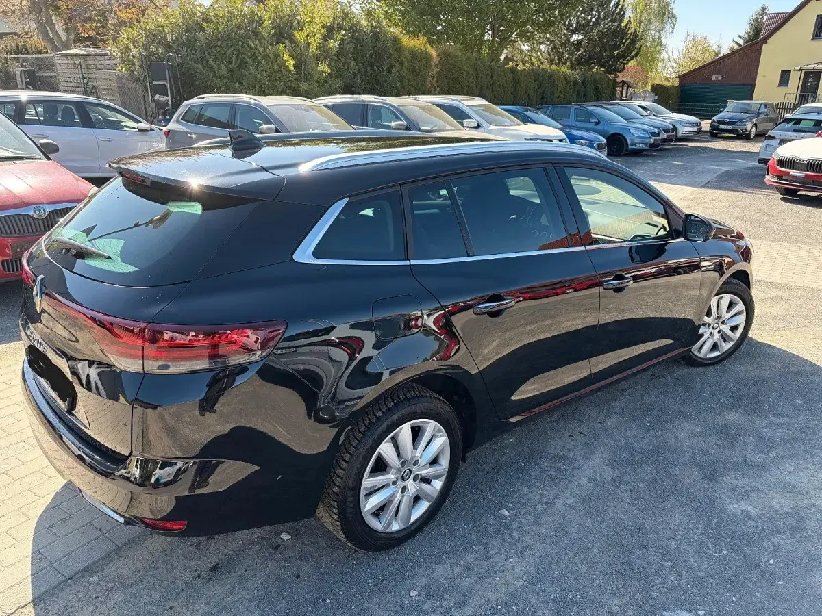 Gebraucht Renault Mégane GrandTour Techno 140 PS (102 kW) 2022 Schwarz Kombi