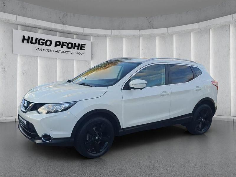 Weiß Gebraucht 2017 Nissan Qashqai N-Connecta SUV | 16.690 € (Etwas zu teuer) - Bild 1/4