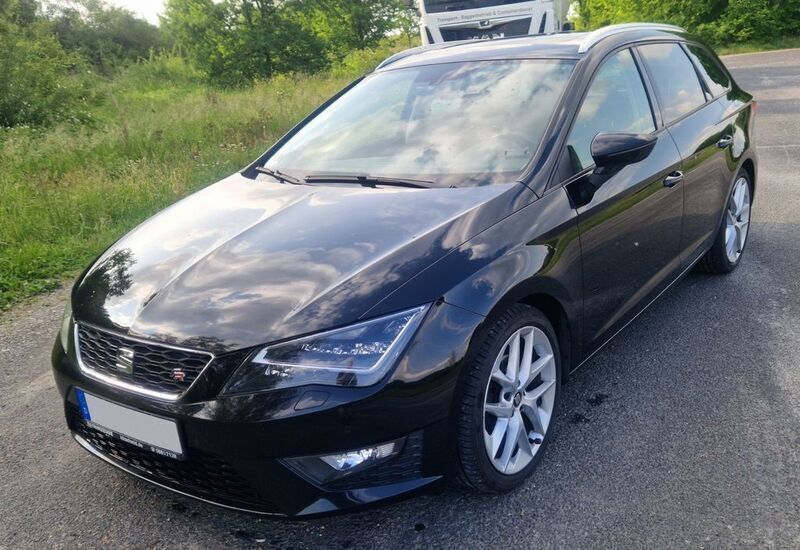 Schwarz Gebraucht 2015 Seat Leon ST FR Kombi | 13.000 € - Bild 1/4