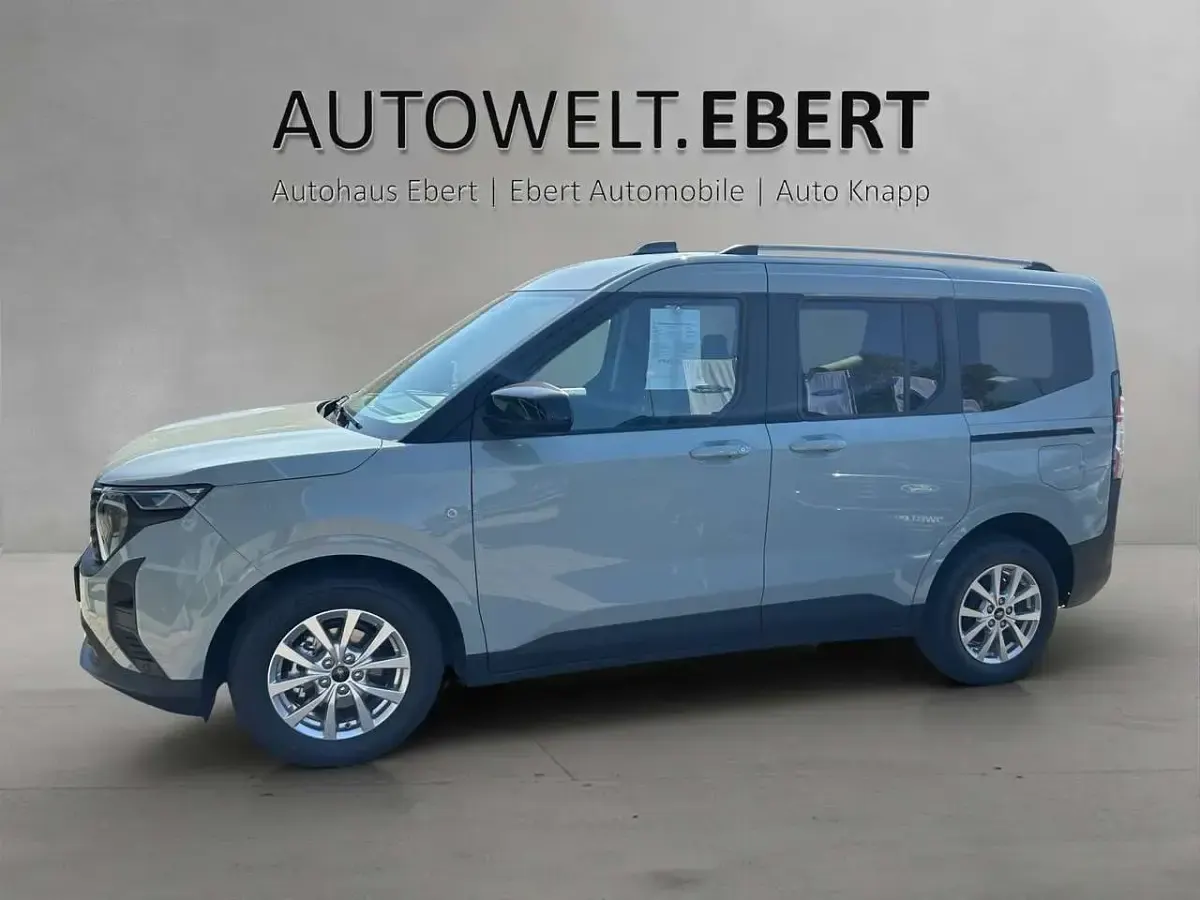Neu Ford Tourneo Courier Titanium 125 PS (91 kW) 2026 Cactusgrau Van / Kleinbus
