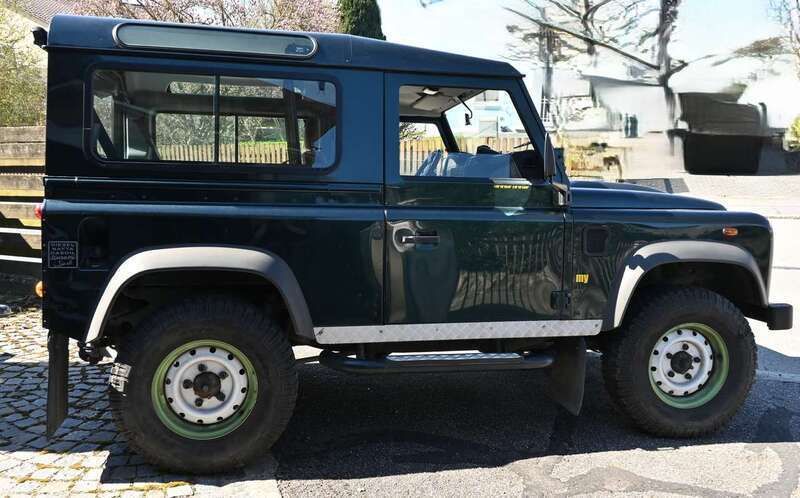 Grün Gebraucht 2012 Land Rover Defender SUV | 34.500 € - Bild 1/4
