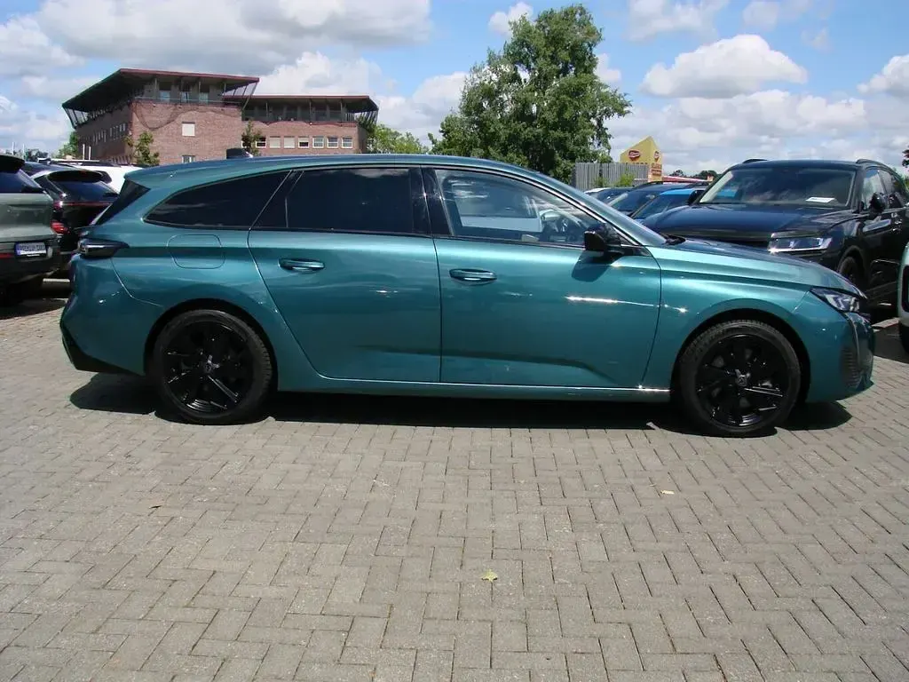 Gebraucht Peugeot 308 SW Allure 181 PS (133 kW) 2022 Avatarblau (metallic) Kombi