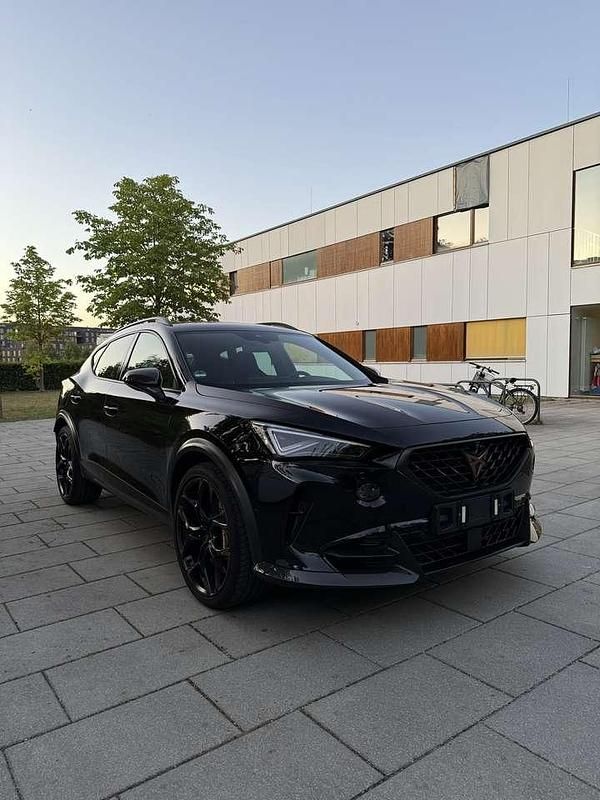 Schwarz Gebraucht 2024 Cupra Formentor VZ SUV | 44.990 € (Superpreis) - Bild 1/4
