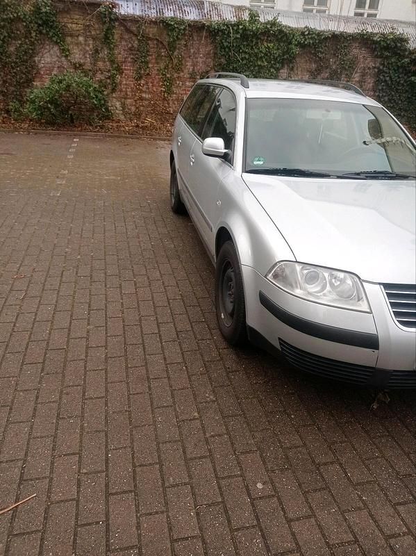 Gebraucht VW Passat 101 PS (74 kW) 2001 Beige Kombi