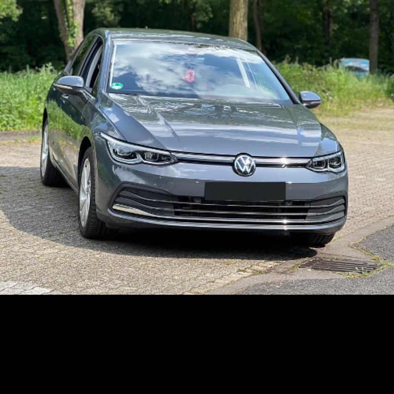 Grau Gebraucht 2022 VW Golf VIII Limousine | 26.500 € (Guter Preis) - Bild 1/4