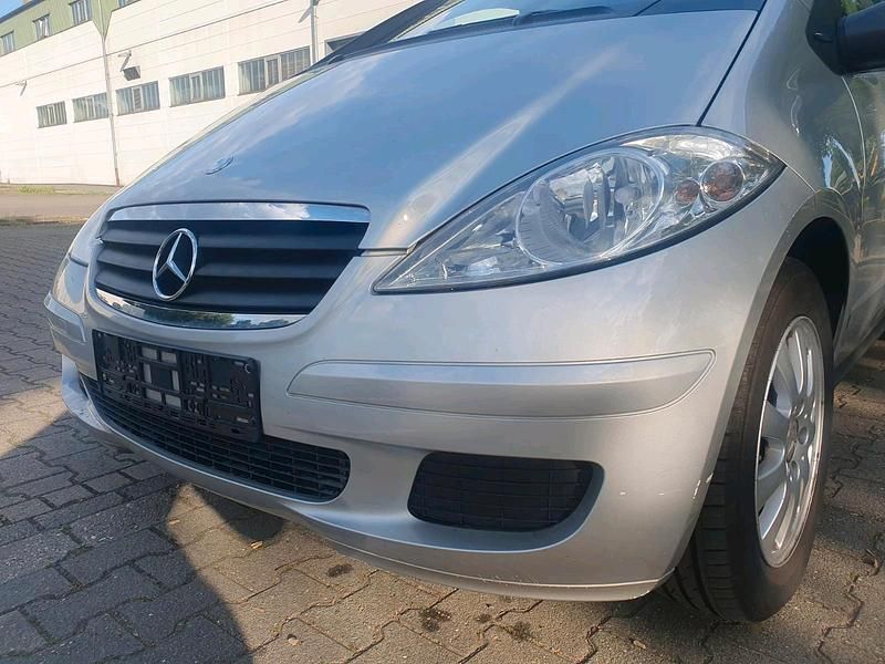 Grau Gebraucht 2004 Mercedes A150 Limousine | 950 € (Fairer Preis) - Bild 1/4