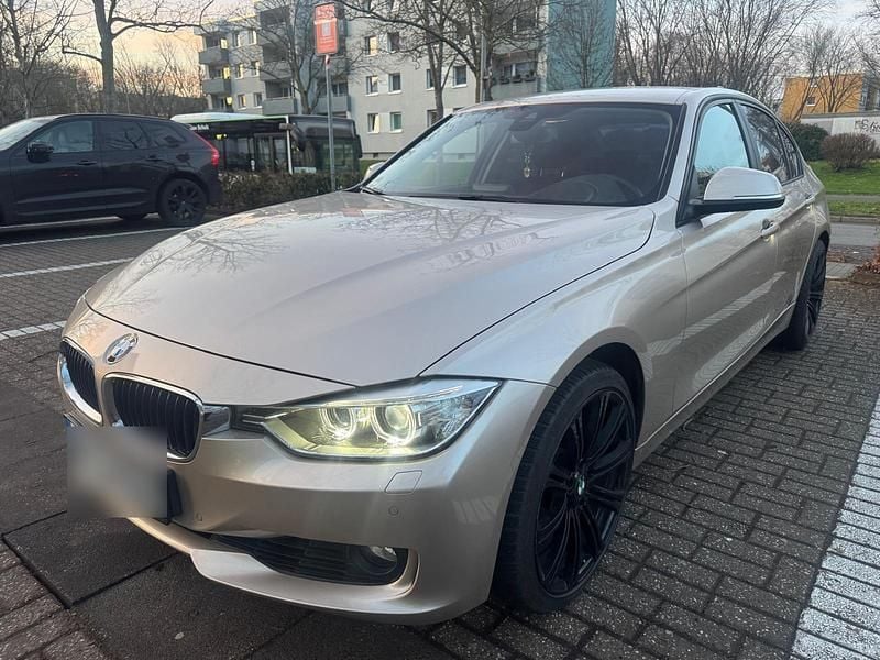 Gold Gebraucht 2014 BMW 320 Sport Line Limousine | 11.499 € (Guter Preis) - Bild 1/4