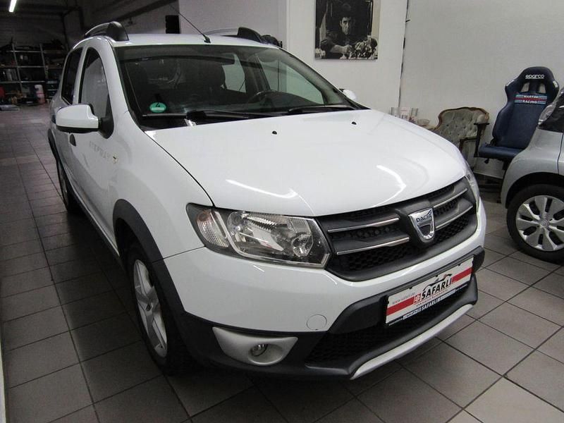 Gebraucht Dacia Sandero Prestige 90 PS (66 kW) 2014 Weiß Limousine