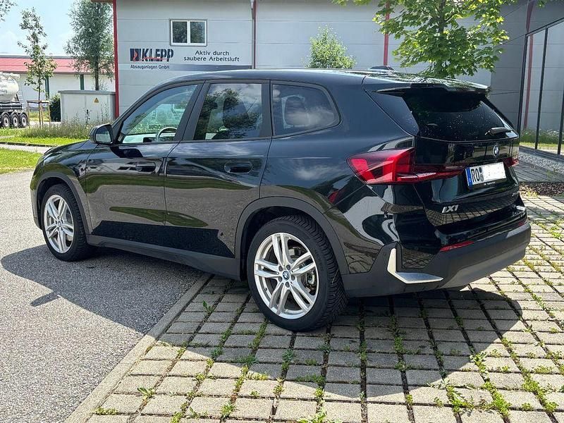 Gebraucht BMW iX1 230 kW (313 PS) 2023 Schwarz SUV