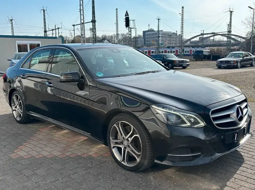 Gebraucht Mercedes E350 Avantgarde 252 PS (185 kW) 2014 Limousine