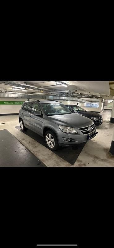 Grau Gebraucht 2008 VW Tiguan SUV | 5.900 € (Fairer Preis) - Bild 1/4