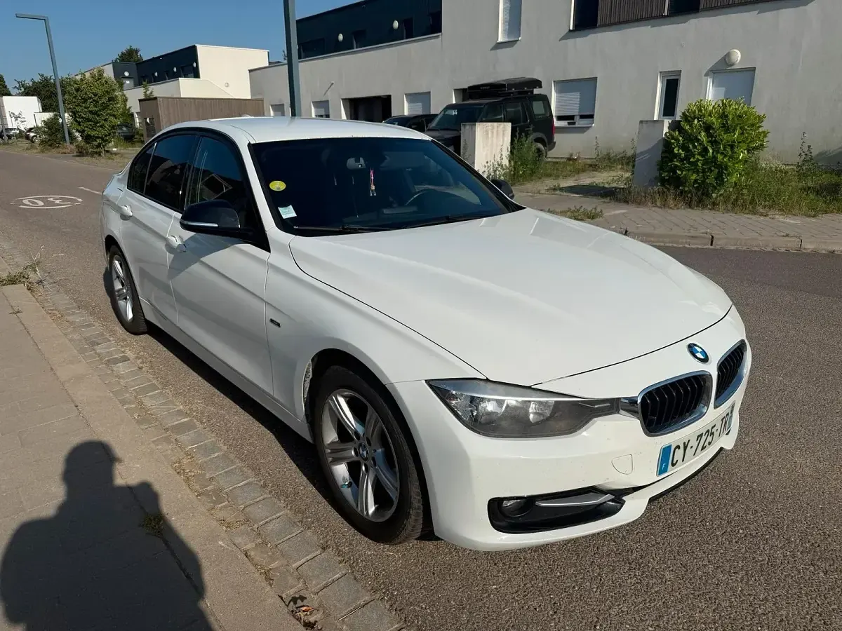 Używany BMW 320 184 KM (135 kW) 2013 Biały Sedan/Limuzyna