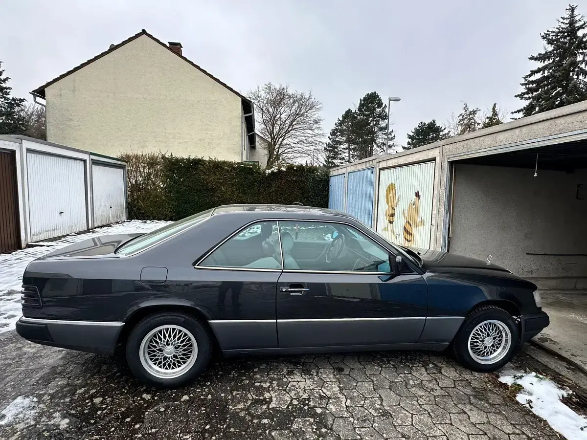 Gebraucht Mercedes 300 179 PS (131 kW) 1992 Schwarz Coupé