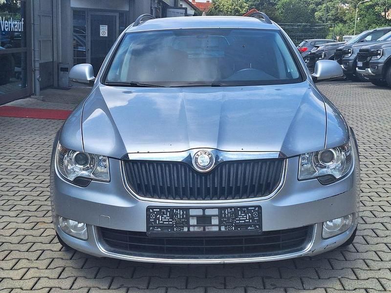 Gebraucht Skoda Superb Ambition 170 PS (125 kW) 2012 Silber Kombi