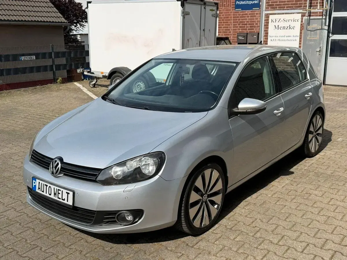 Gebraucht VW Golf VI Highline 122 PS (89 kW) 2009 Silber Kleinwagen