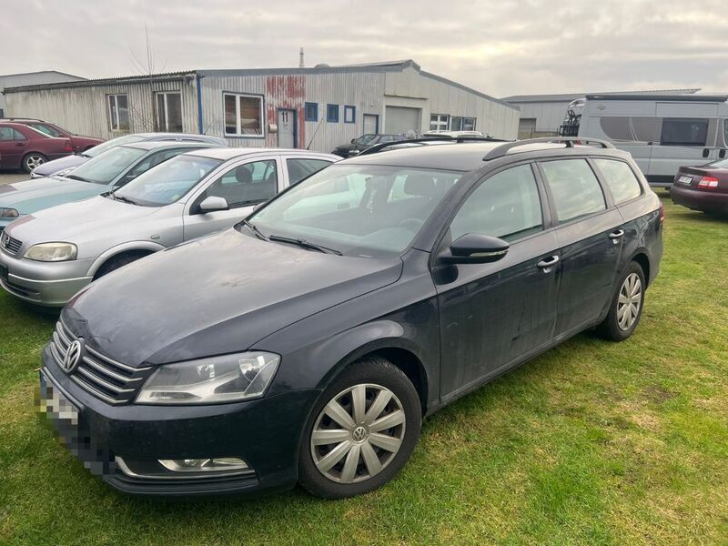 Gebraucht VW Passat Trendline 105 PS (77 kW) 2011 Schwarz Kombi