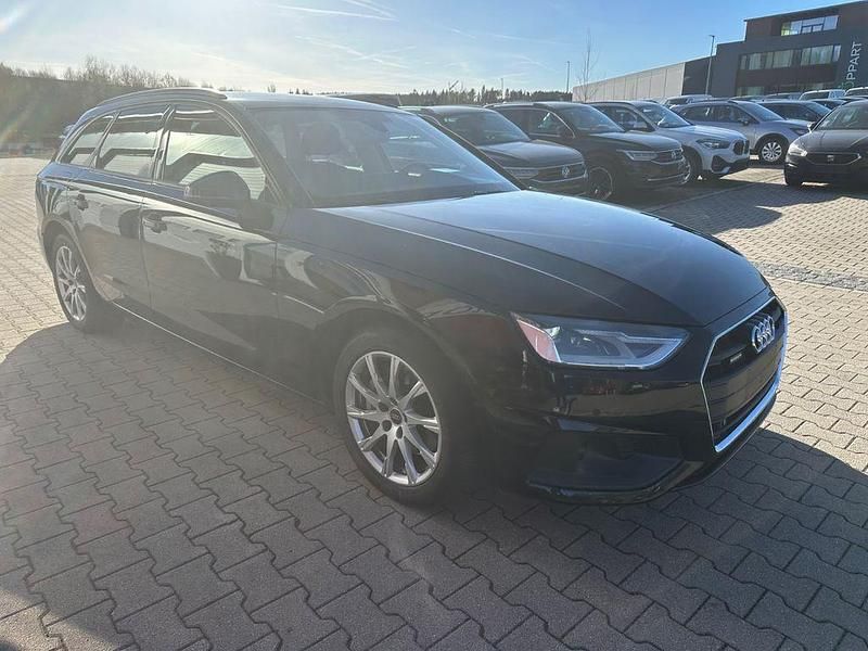 Używany Audi A4 Performance 204 KM (150 kW) 2022 Czarny Kombi