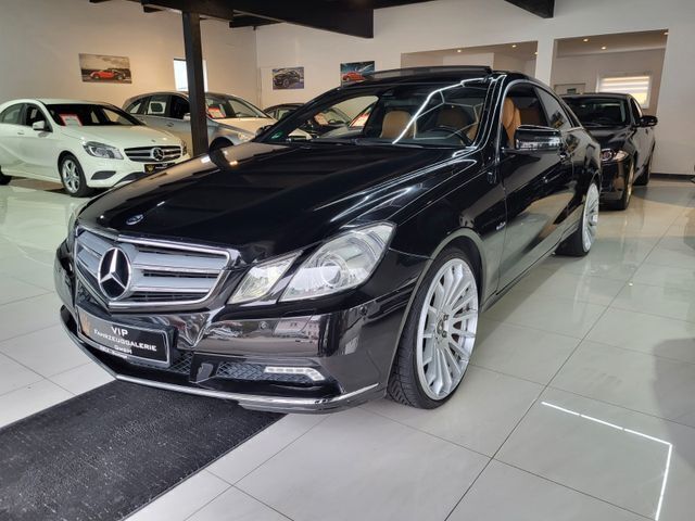 Gebraucht Mercedes E350 231 PS (169 kW) 2011 Obsidianschwarz  metalliclack Coupé