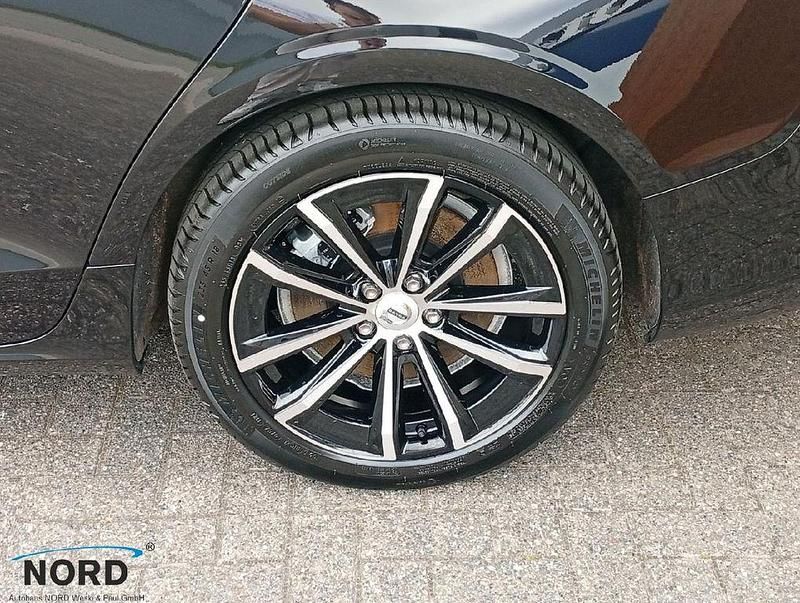 Gebraucht Volvo V60 Plus 398 PS (292 kW) 2024 Schwarz Kombi