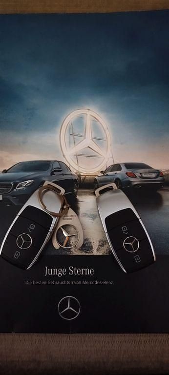 Schwarz Gebraucht 2020 Mercedes A180 Limousine | 20.700 € (Fairer Preis) - Bild 1/4