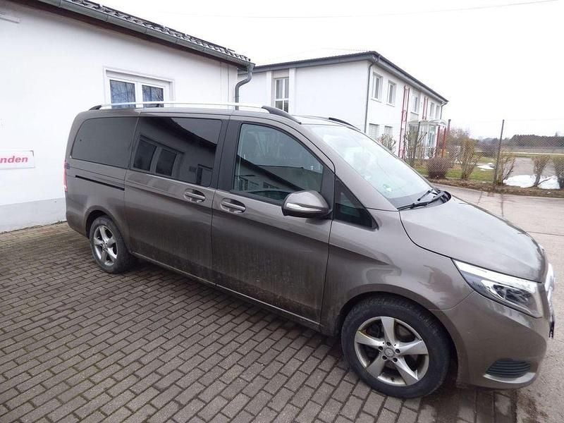 Gebraucht Mercedes V250 Edition 190 PS (139 kW) 2016 Grau Van / Kleinbus