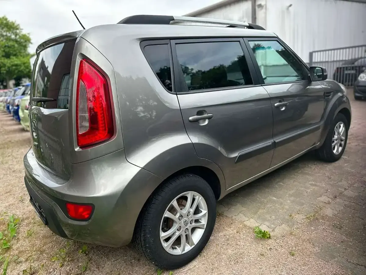 Gebraucht Kia Soul Spirit 140 PS (102 kW) 2013 Grau SUV