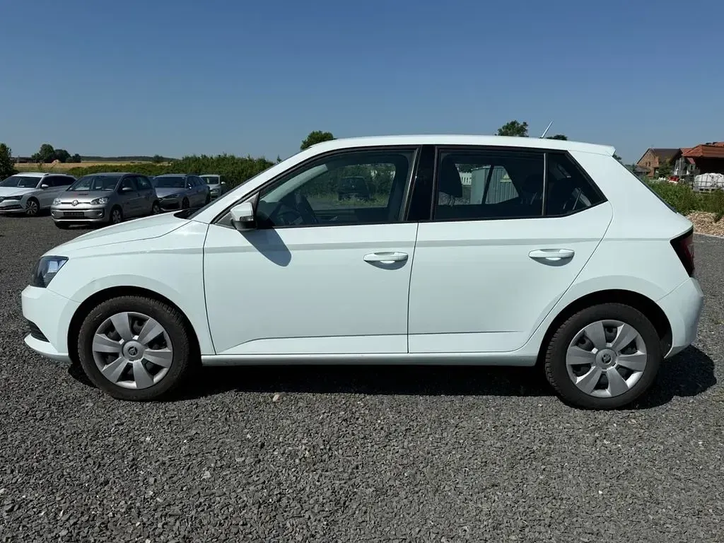 Gebraucht Skoda Fabia Cool Edition 60 PS (44 kW) 2016 Weiß Limousine