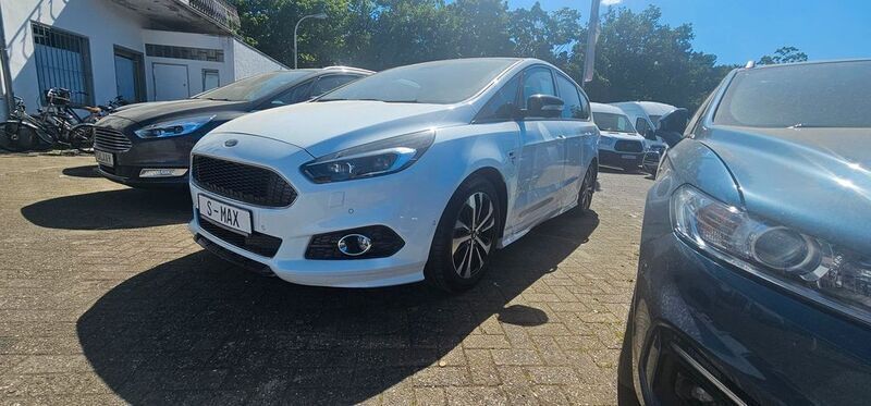 Weiß Gebraucht 2019 Ford S-MAX ST-Line Van / Kleinbus | 31.990 € (Teuer) - Bild 1/4