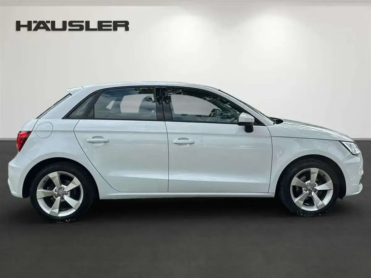 Gebraucht Audi A1 Sportback Sport 95 PS (69 kW) 2016 Weiß Kleinwagen