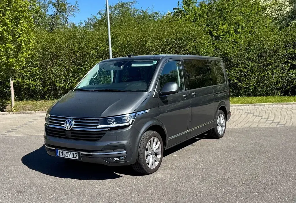 Second-hand VW Multivan 204 CP (150 kW) 2022 Gri Monovolum