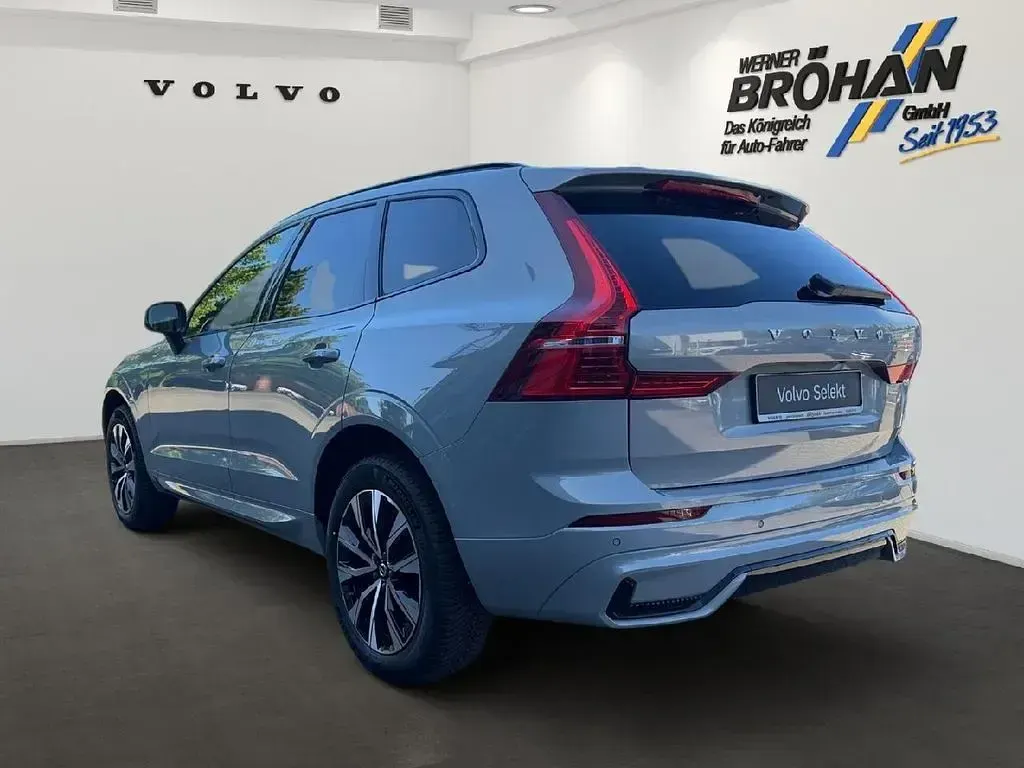 Gebraucht Volvo XC60 Plus 197 PS (144 kW) 2023 Vapour grey / metallic SUV