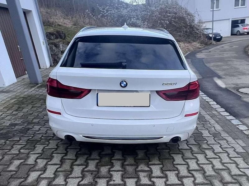 Gebraucht BMW 530 Sport Line 252 PS (185 kW) 2017 Weiß Kombi