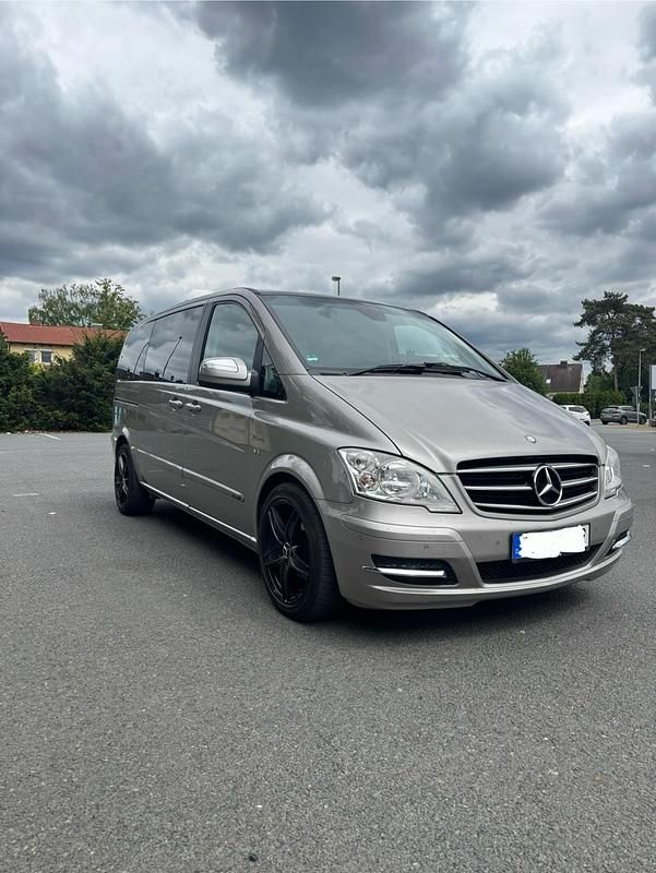 Grau Gebraucht 2011 Mercedes Viano Van / Kleinbus | 12.900 € (Superpreis) - Bild 1/4